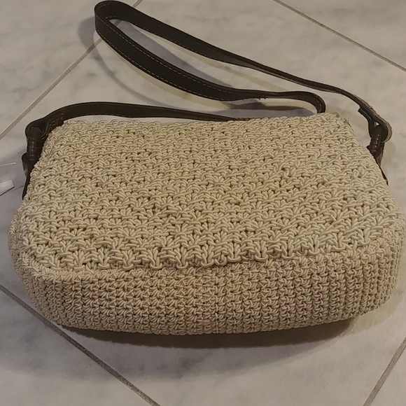 Woven off white NWT shoulder purse - Picture 4 of 4